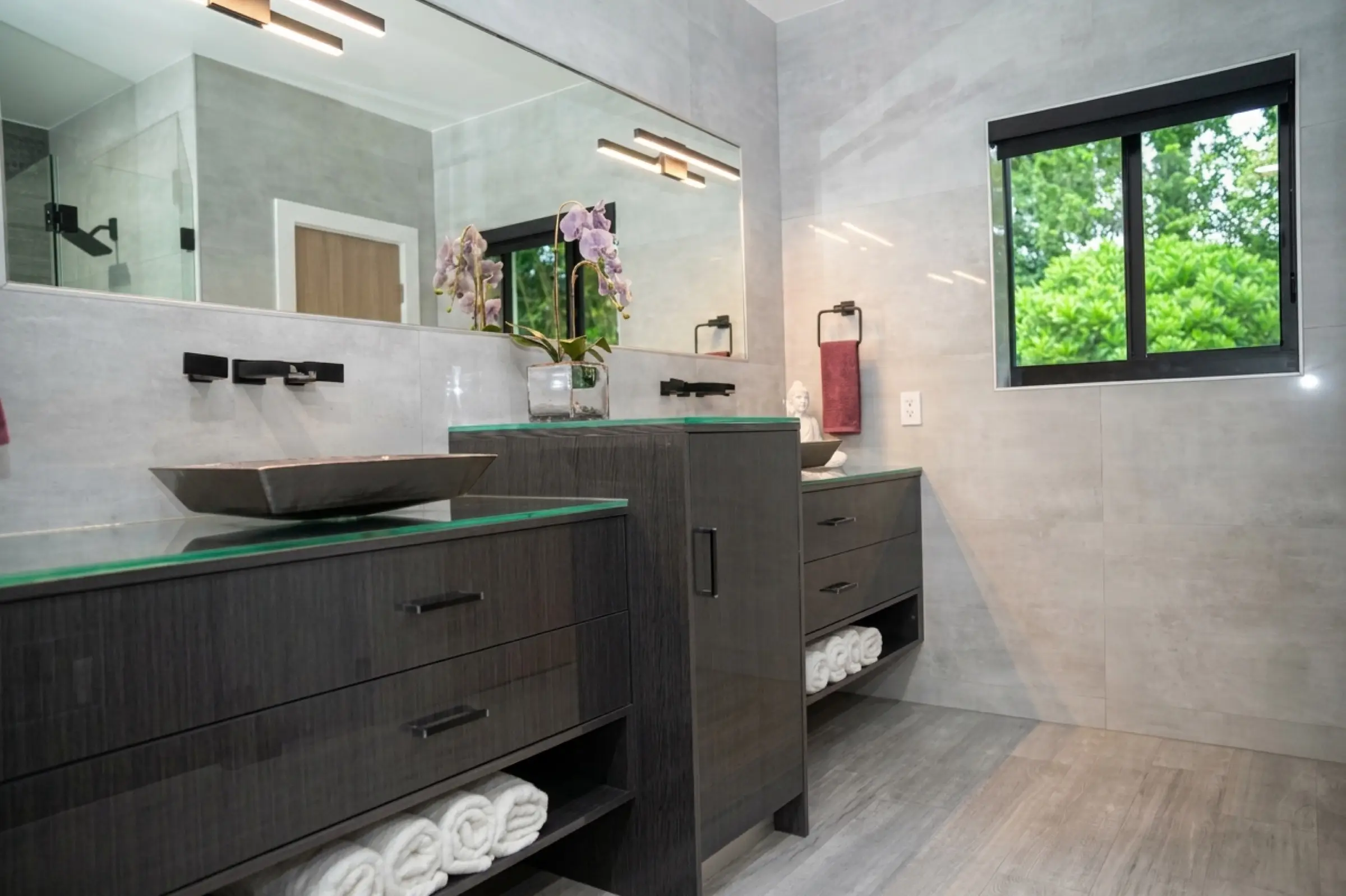 Primary suite spa bath with dual vessel sinks